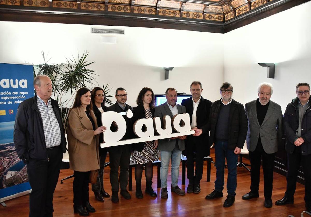 Foto de familia de los representantes de las distintas entidades participantes en el proyecto