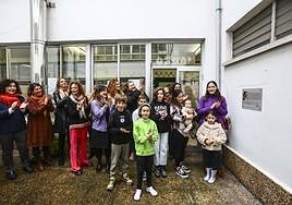 Colegio Veneranda Manzano. Profesores y alumnos inauguraron un aula polivalente: 'Paraíso Veneranda'.
