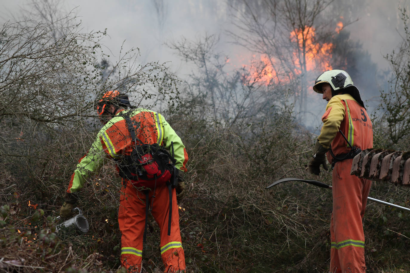 Lucha contra el fuego en Asturias