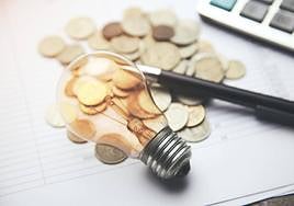 Consulta las horas más baratas de la luz para este domingo.