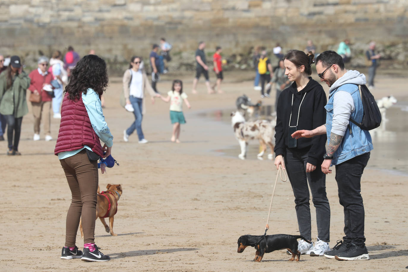 Día de playa a 25 grados en marzo