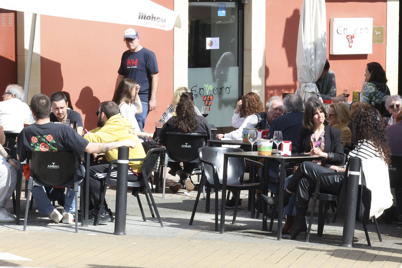 Día de playa a 25 grados en marzo