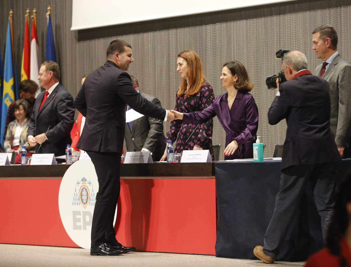 Entrega de diplomas en la Escuela Politécnica