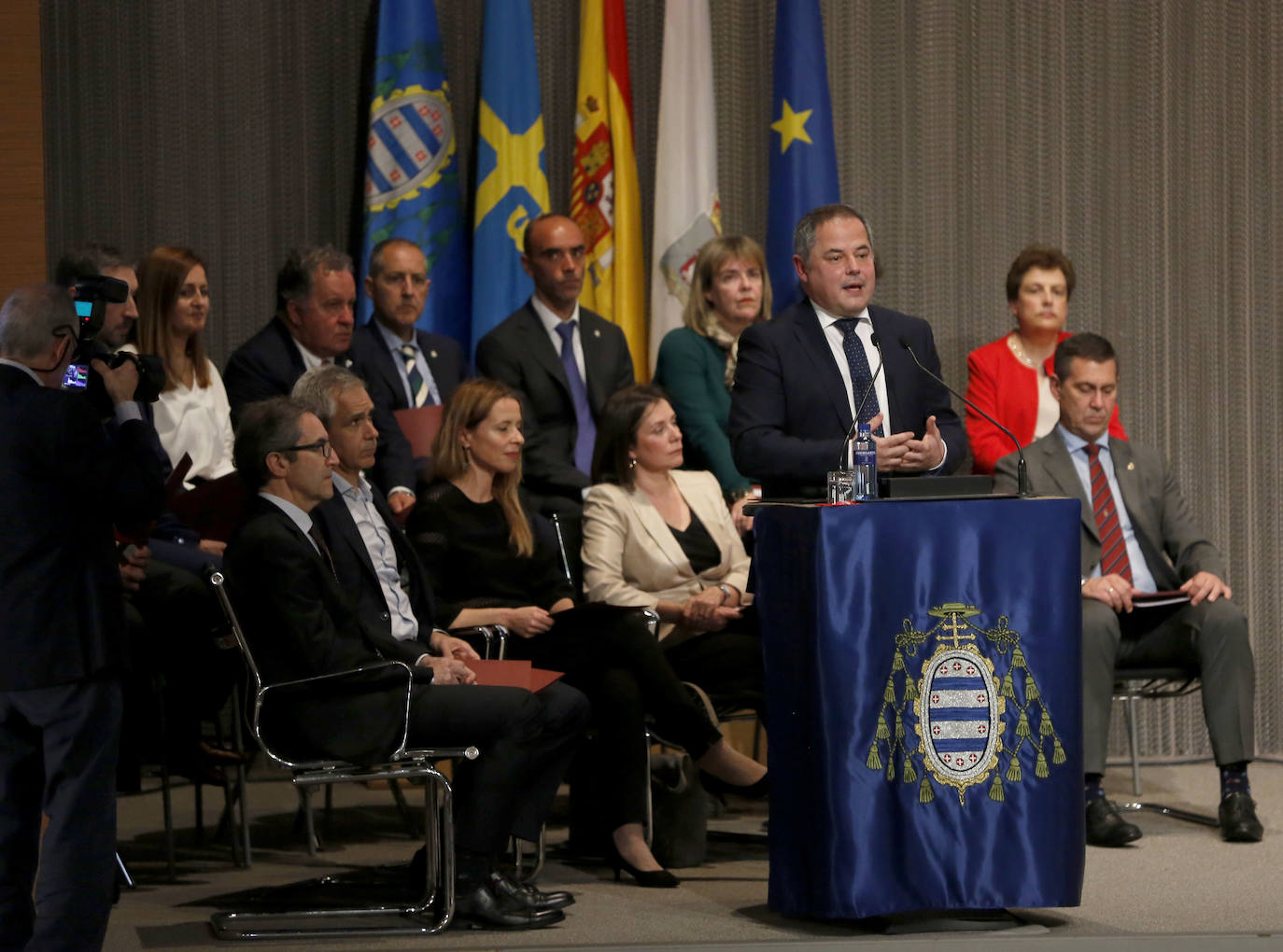 Entrega de diplomas en la Escuela Politécnica