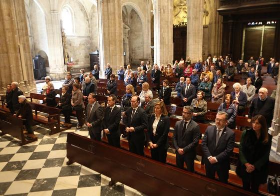 Misa en la Catedral, con la Corporación municipal en primer término.