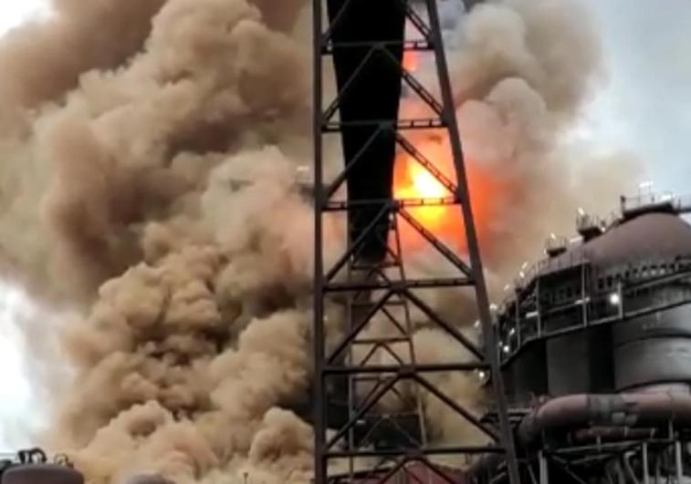 Así fue el espectacular incendio en el horno alto 'A' de Arcelor