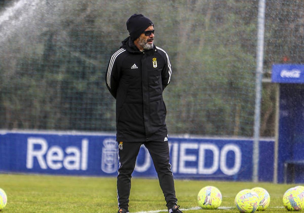 Álvaro Cervera en un entrenamiento del Real Oviedo.