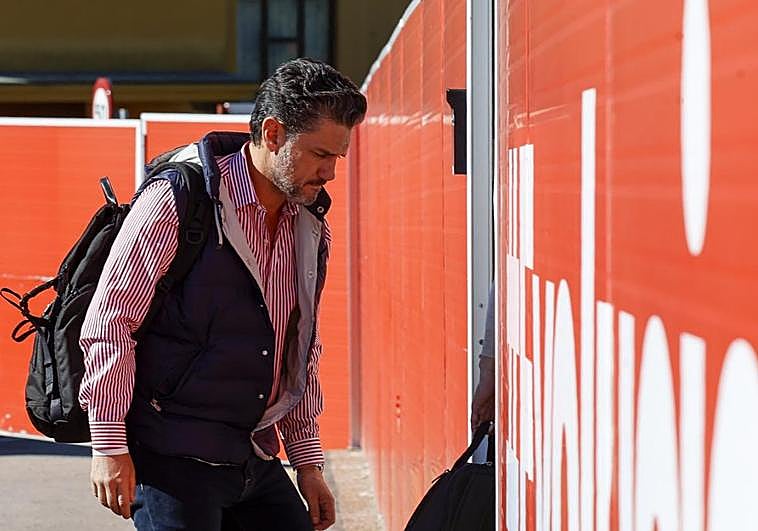 Alejandro Irarragorri, presidente del consejo del Sporting y del Grupo Orlegi, ayer, a su llegada a Mareo con semblante serio.