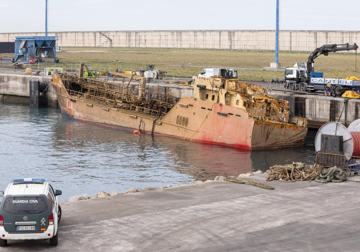 El 'Nehir', el barco abordado en el Cantábrico del que fueron decomisadas 1,6 toneladas de cocaína y que se hundió, supuestamente, con otras 1,8 que no fueron localizadas al reflotar el buque en El Musel.