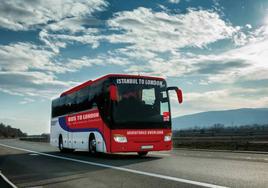 56 días, 22 países y 22.500 euros por persona: así es el viaje en autobús más largo del mundo