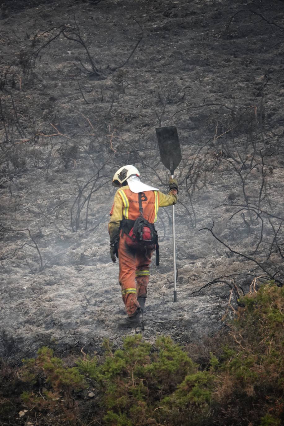 La dura lucha contra el fuego en Asturias