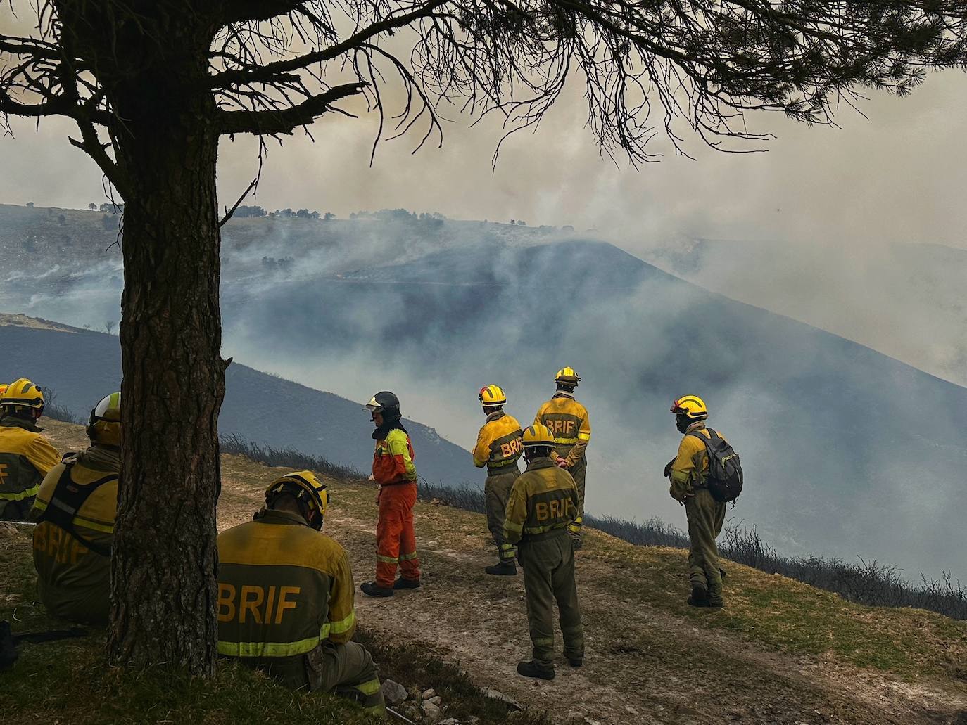 La dura lucha contra el fuego en Asturias