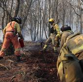 La virulencia de los incendios obliga a pedir dos hidroaviones y a la UME de Cáceres