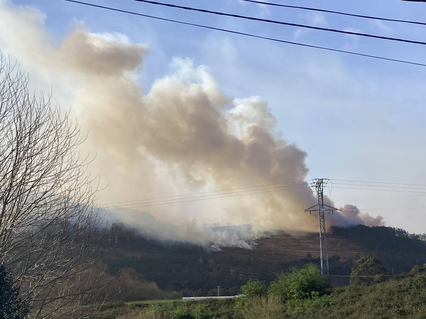 El fuego devasta Asturias