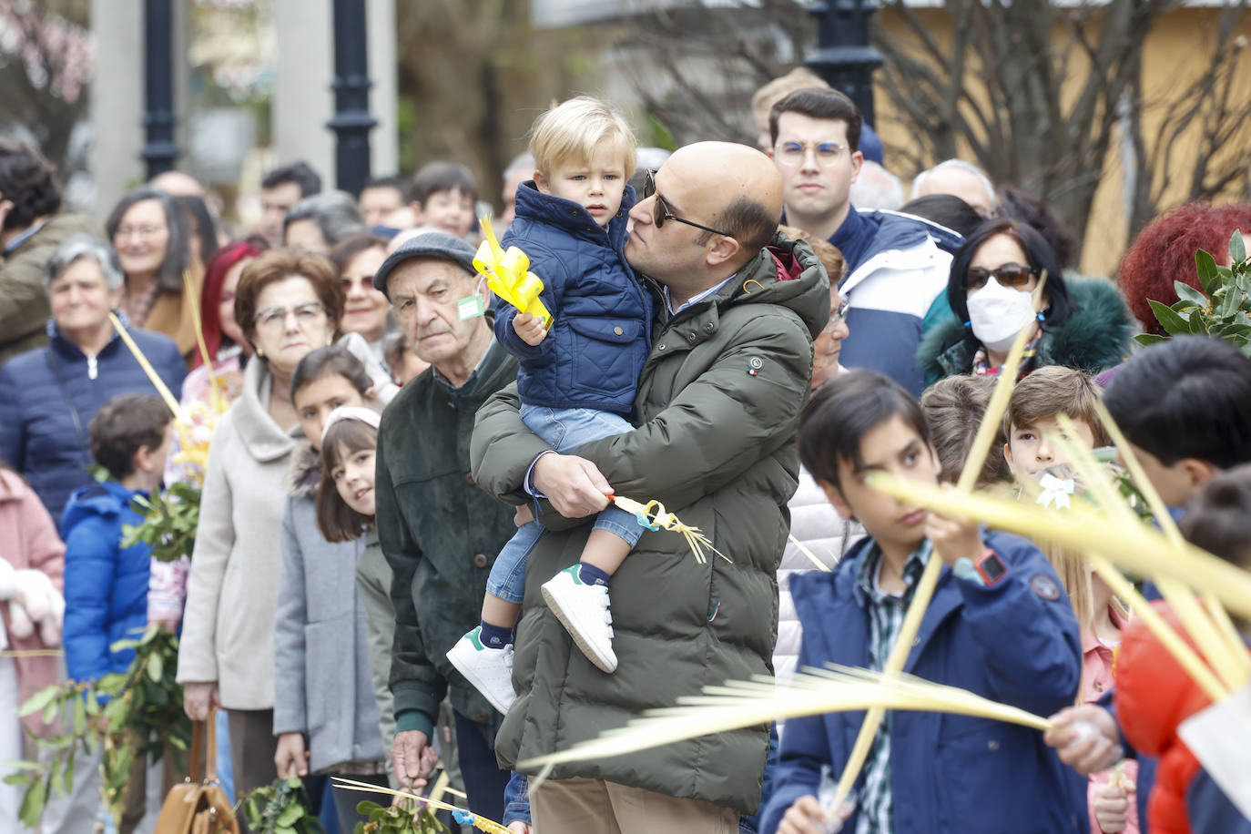 Multitudinario Domingo de Ramos en Gijón