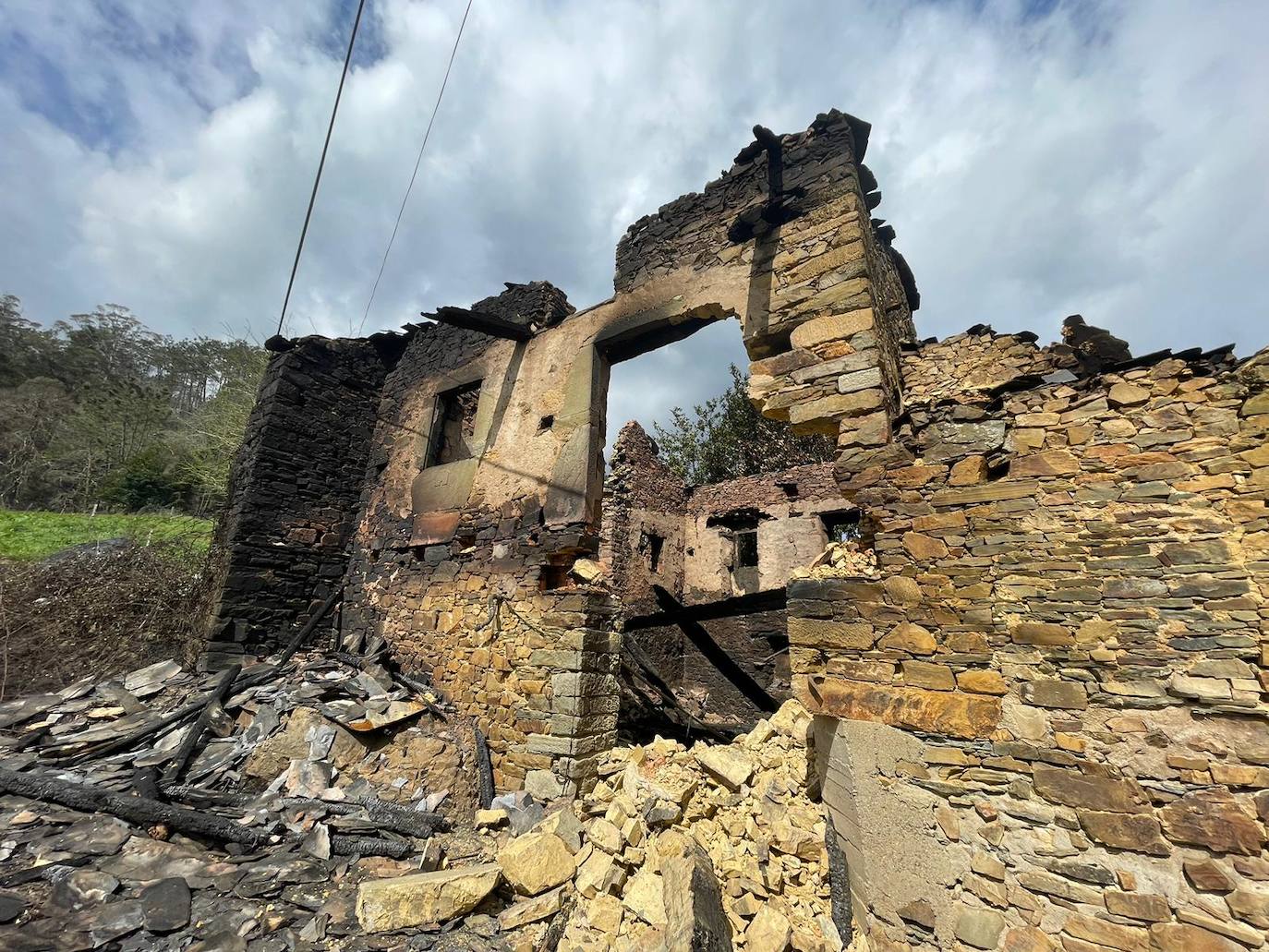 Las ruinas tras los incendios en Asturias