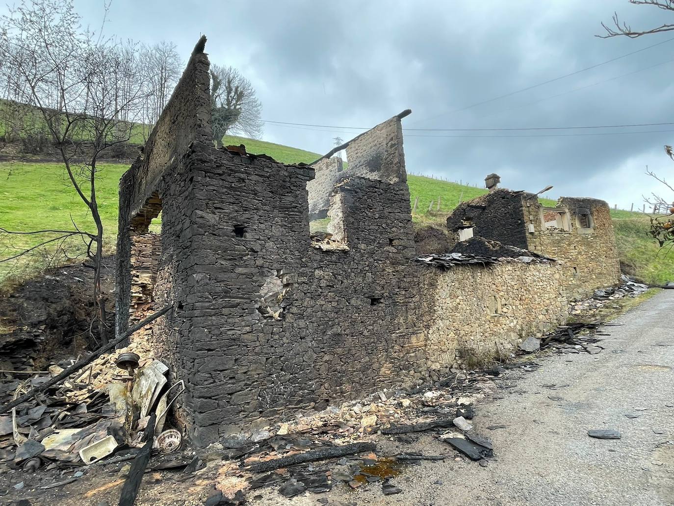 Las ruinas tras los incendios en Asturias