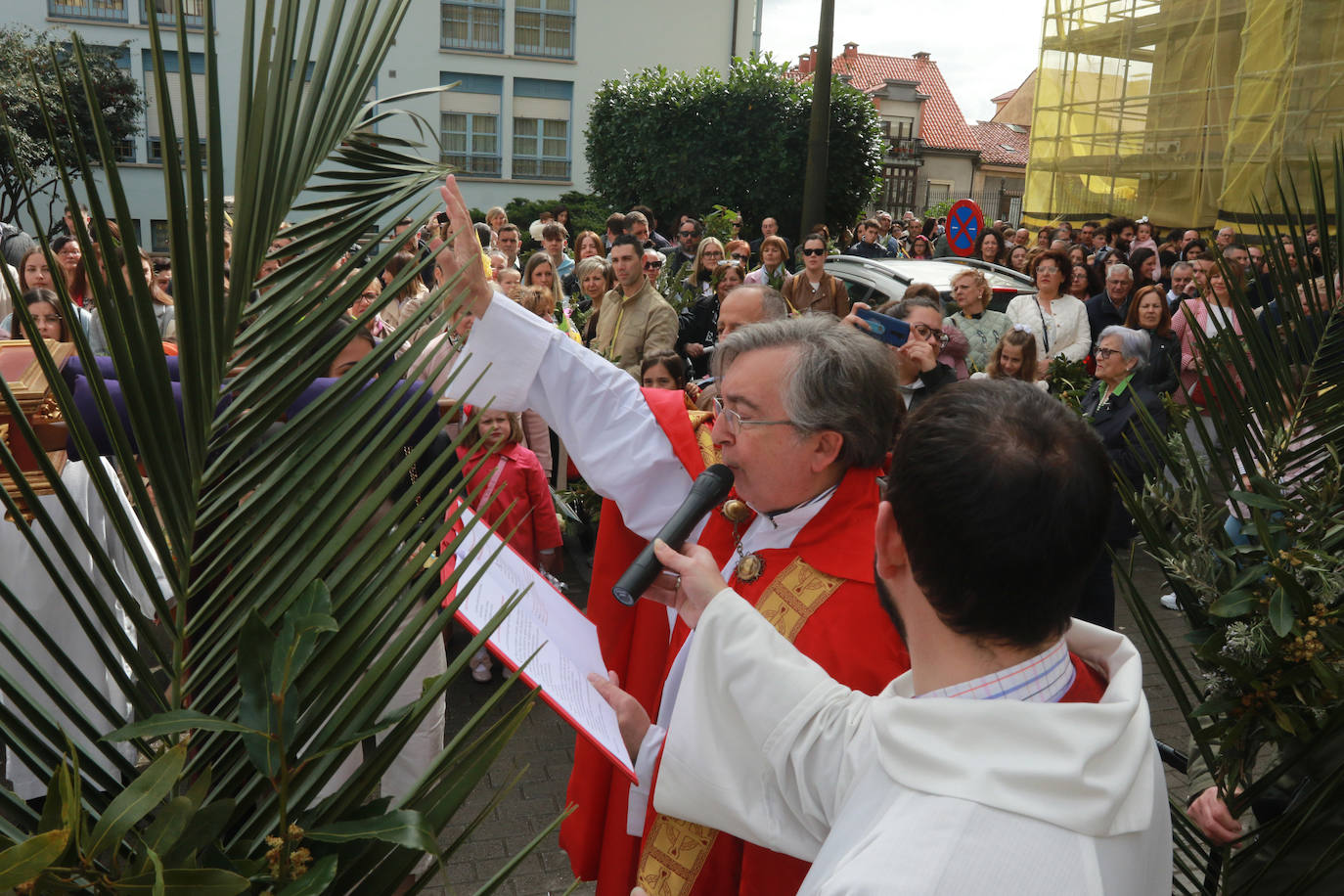 El Domingo de Ramos se celebra con entusiasmo en Pola de Siero