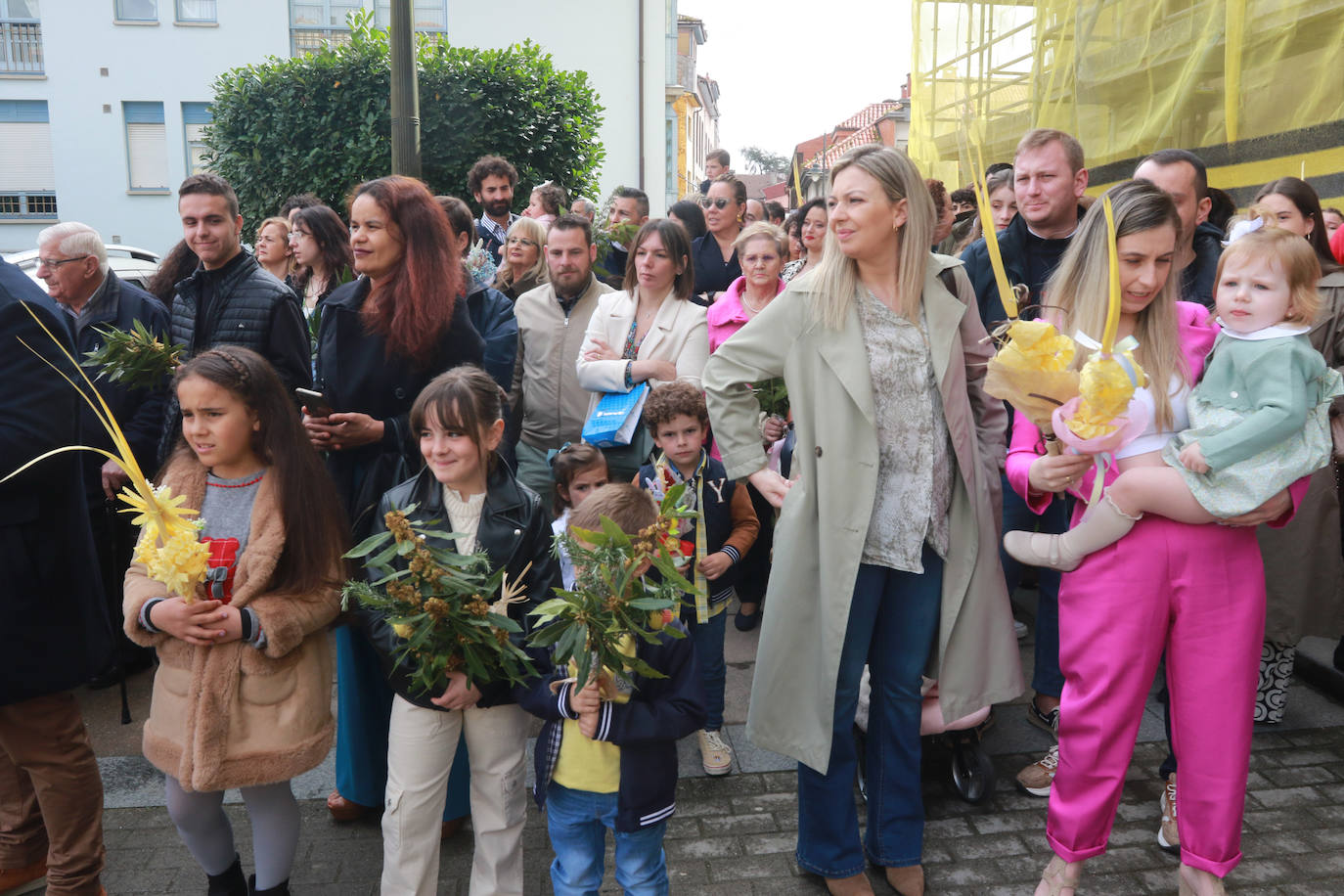 El Domingo de Ramos se celebra con entusiasmo en Pola de Siero