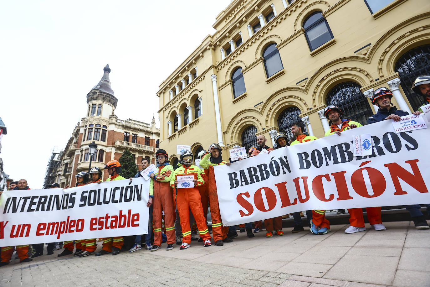 «Asturias no arde, la queman», claman ecologistas, bomberos y ganaderos