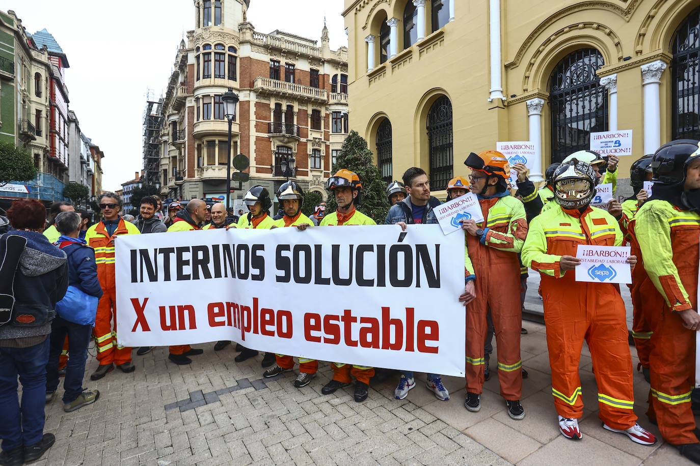 «Asturias no arde, la queman», claman ecologistas, bomberos y ganaderos