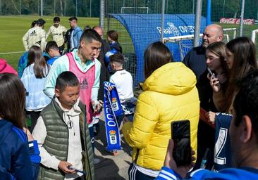 La afición arropa a la plantilla en el entrenamiento de ayer