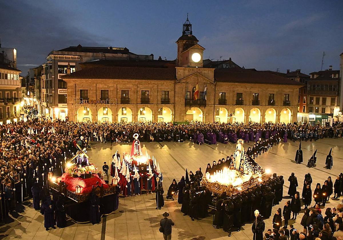 Una multitud arropa al Encuentro en Avilés