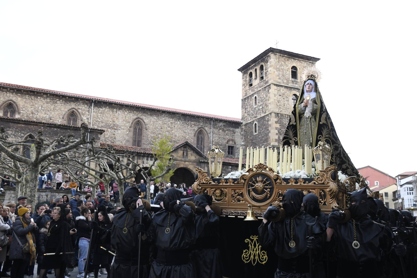 Una multitud arropa al Encuentro en Avilés