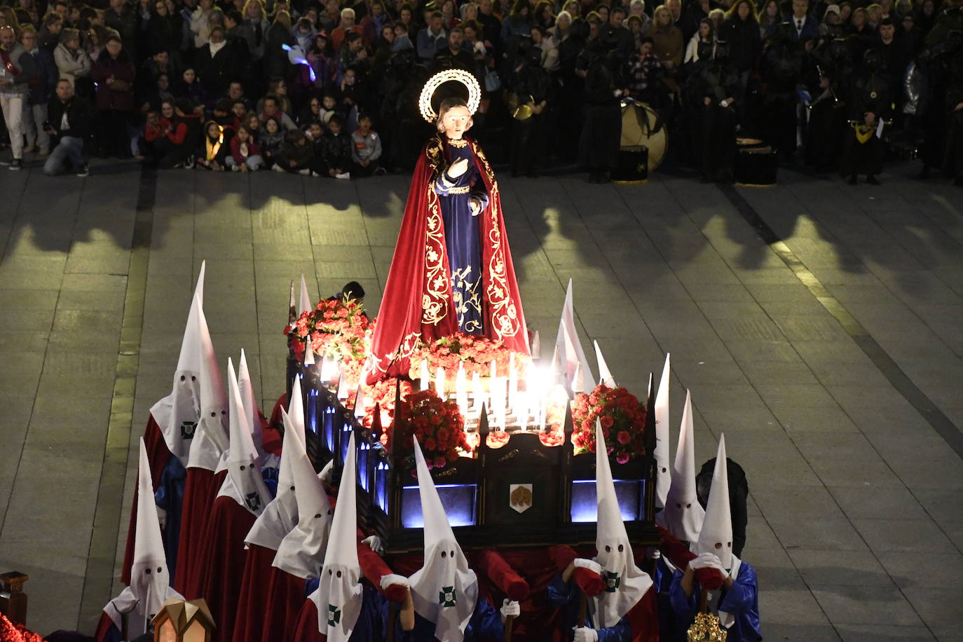 Una multitud arropa al Encuentro en Avilés