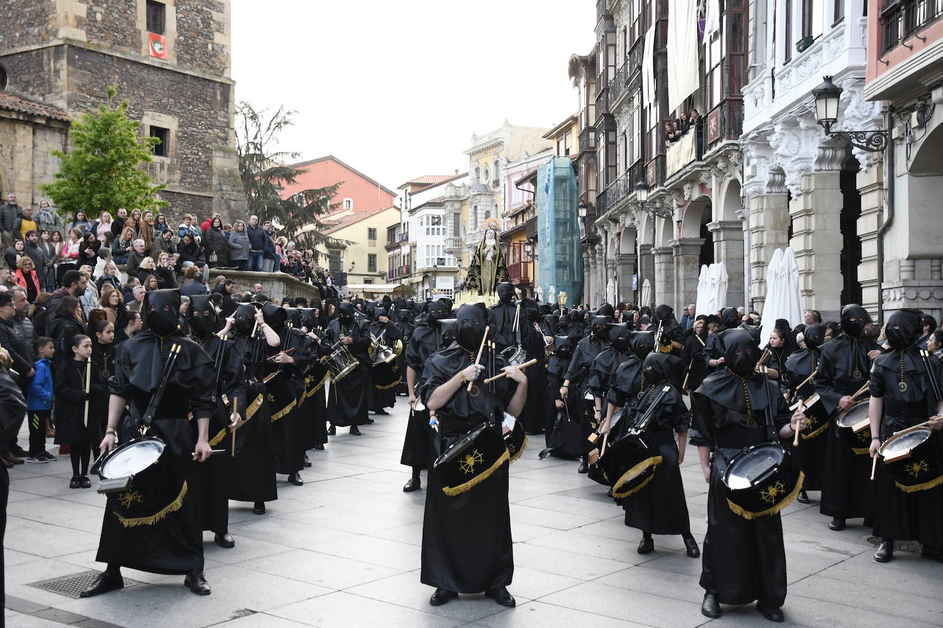 Una multitud arropa al Encuentro en Avilés