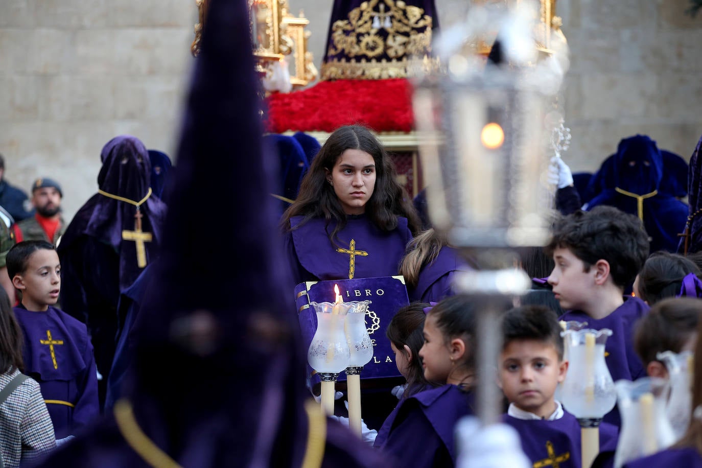 Fervor en Oviedo al paso del Nazareno