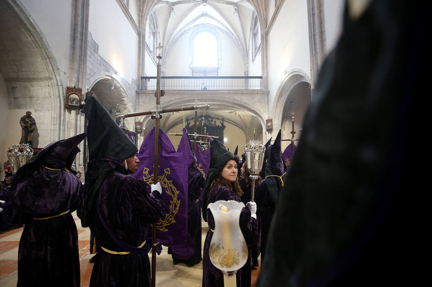 Fervor en Oviedo al paso del Nazareno