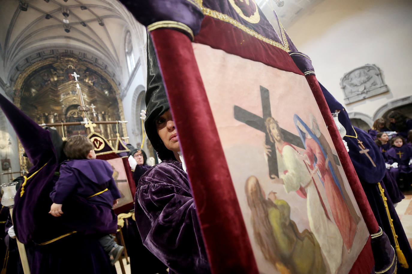 Fervor en Oviedo al paso del Nazareno