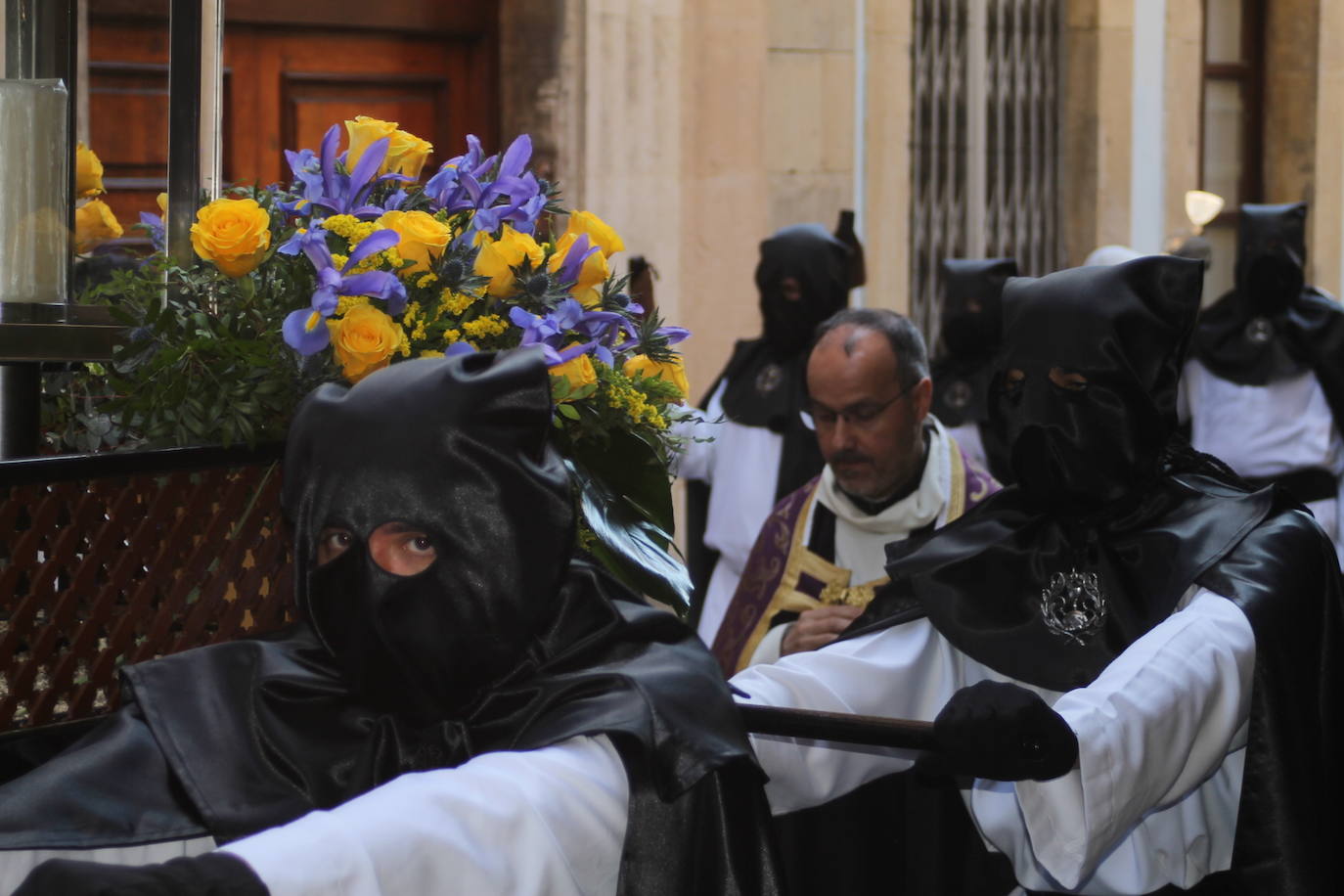 Emoción en Avilés con la Hermandad El Beso de Judas