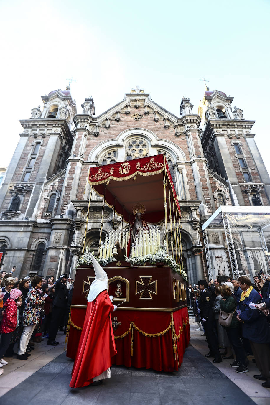 Una multitud en la procesión de la libertad