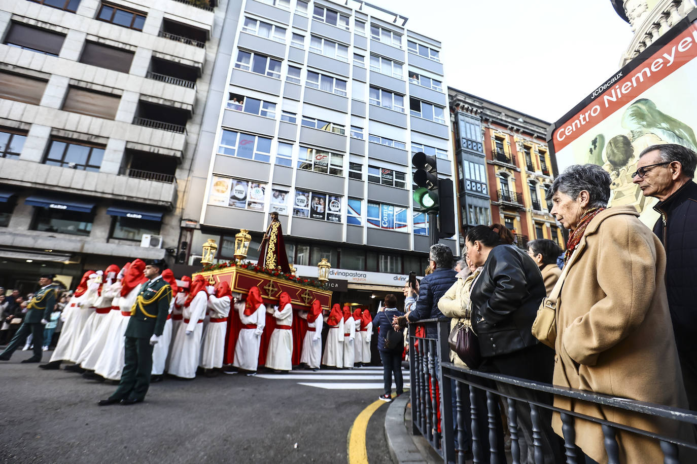 Una multitud en la procesión de la libertad