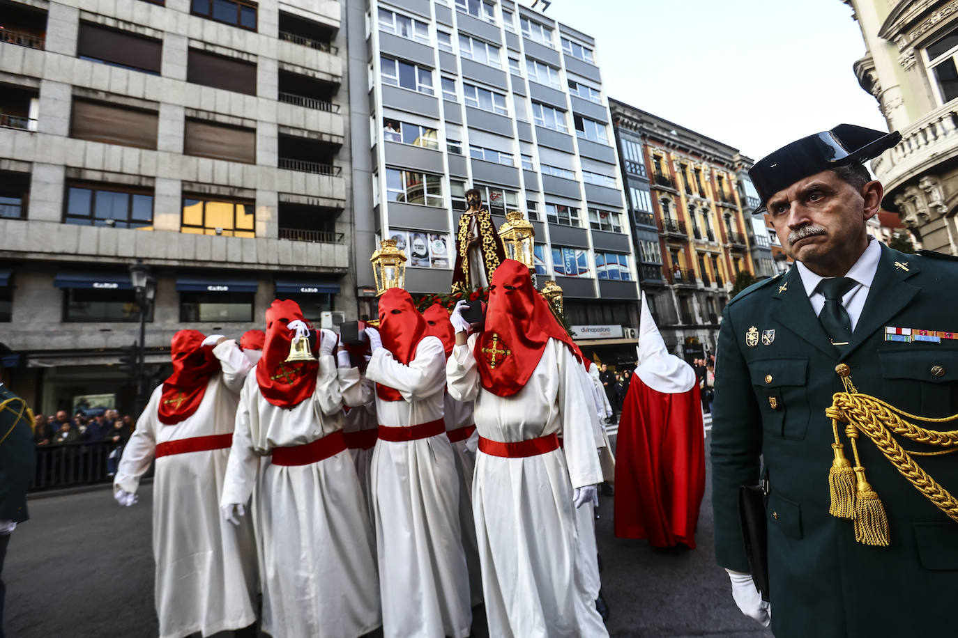 Una multitud en la procesión de la libertad