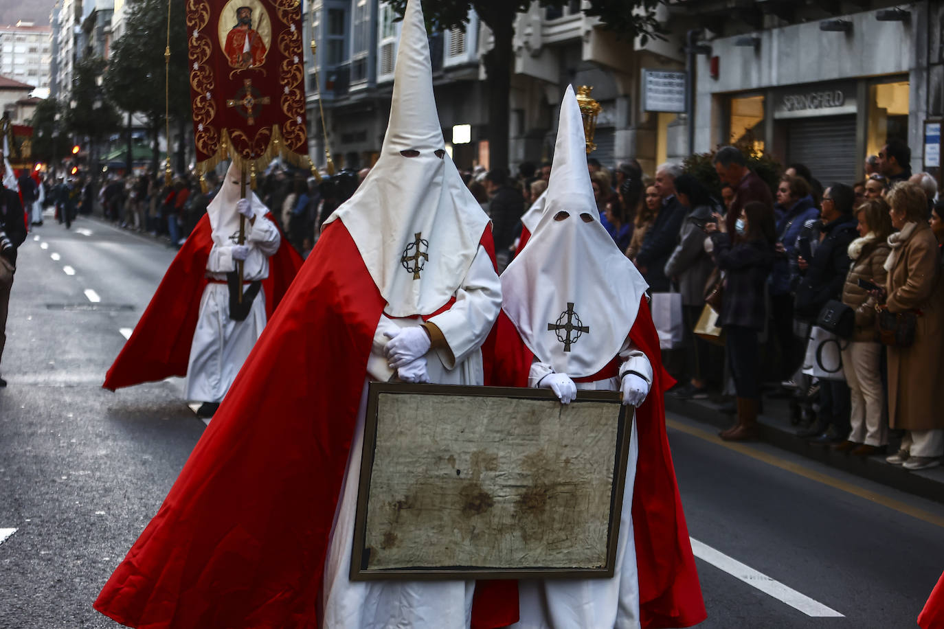 Una multitud en la procesión de la libertad