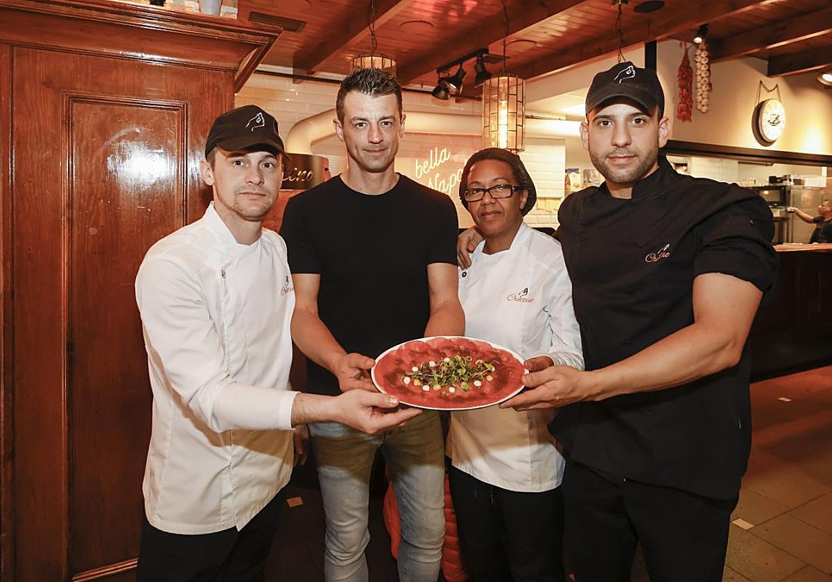 El equipo de Crettino, con Emanuele Maddoloni en el centro.