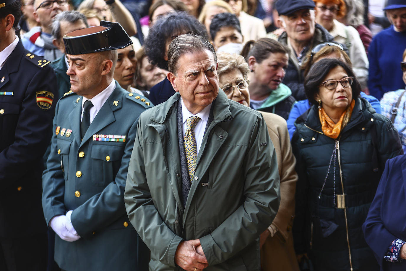 Emoción en Oviedo en la procesión del Santo Entierro