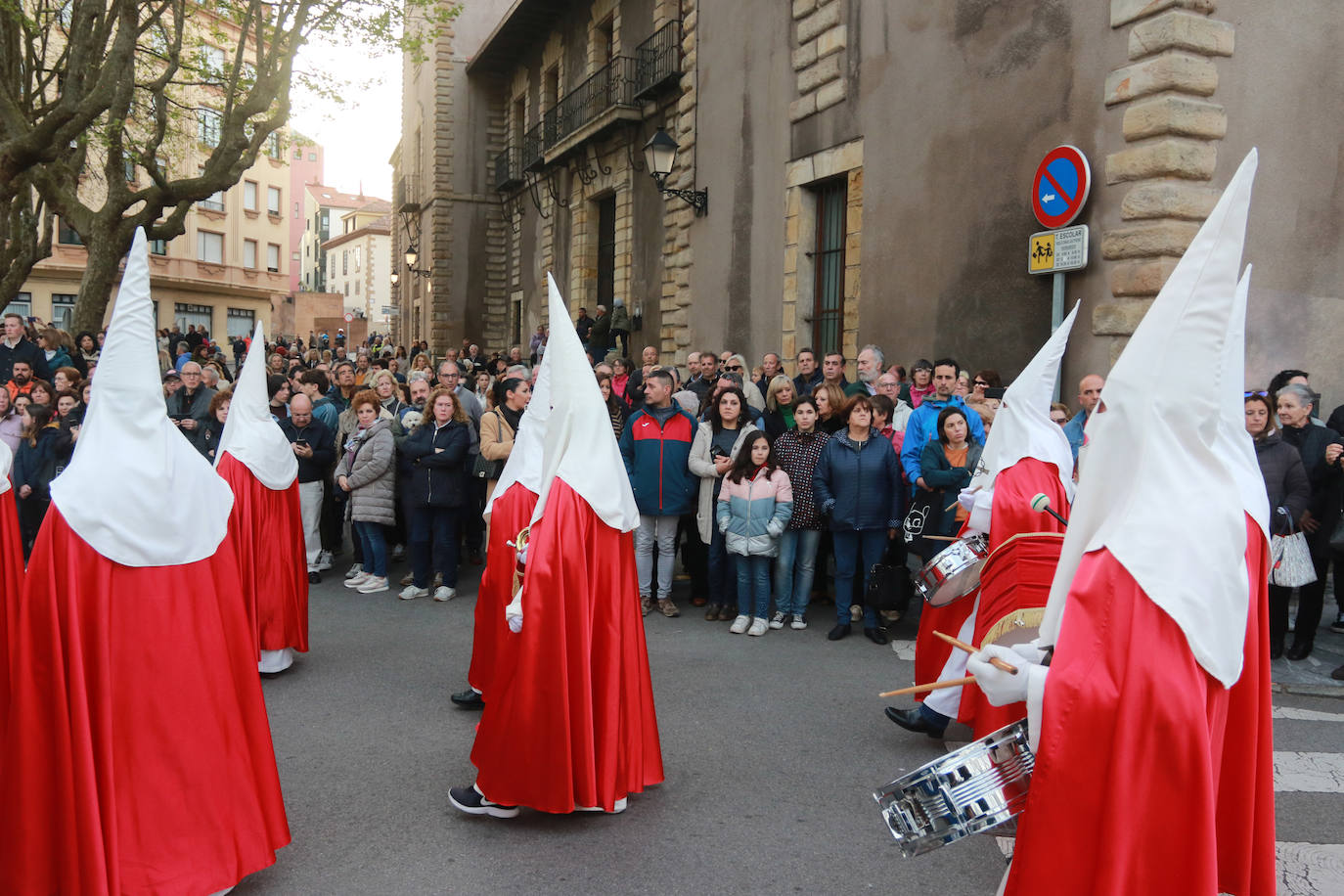 El Santo Entierro llena Gijón