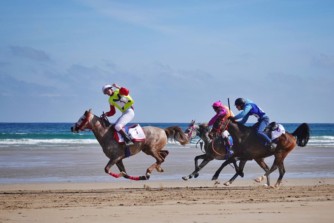 Ribadesella disfruta del espectáculo de las Carreras de Caballos