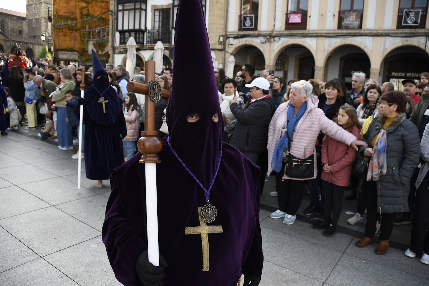 Devoción en Avilés por el Santo Entierro