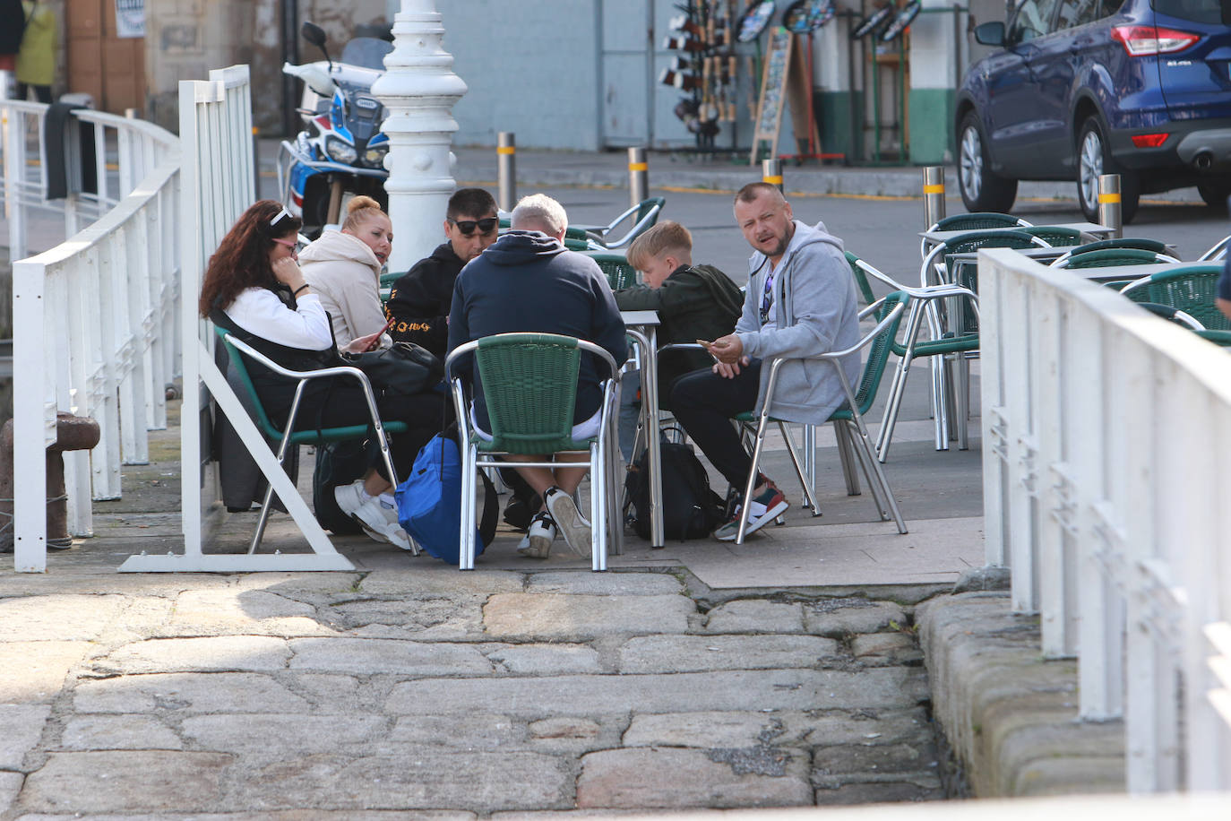 Calor y lleno total en Asturias en el Sábado Santo