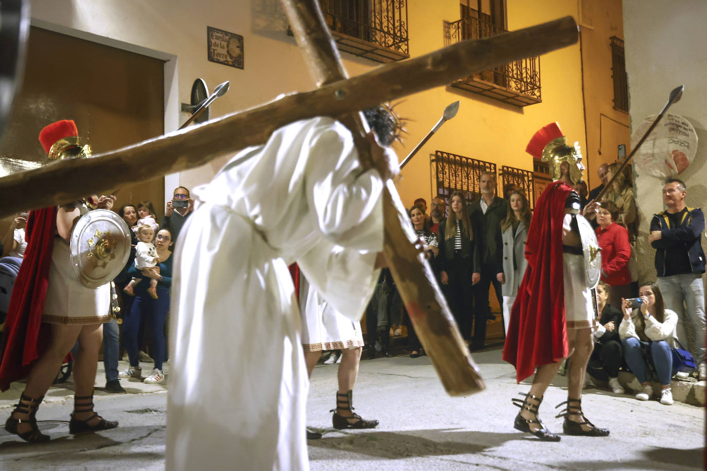 Los Reyes visitan la Pasión de Cristo de Chinchón