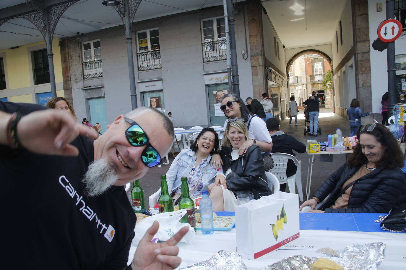 Avilés disfruta de la Comida en la Calle por todo lo alto