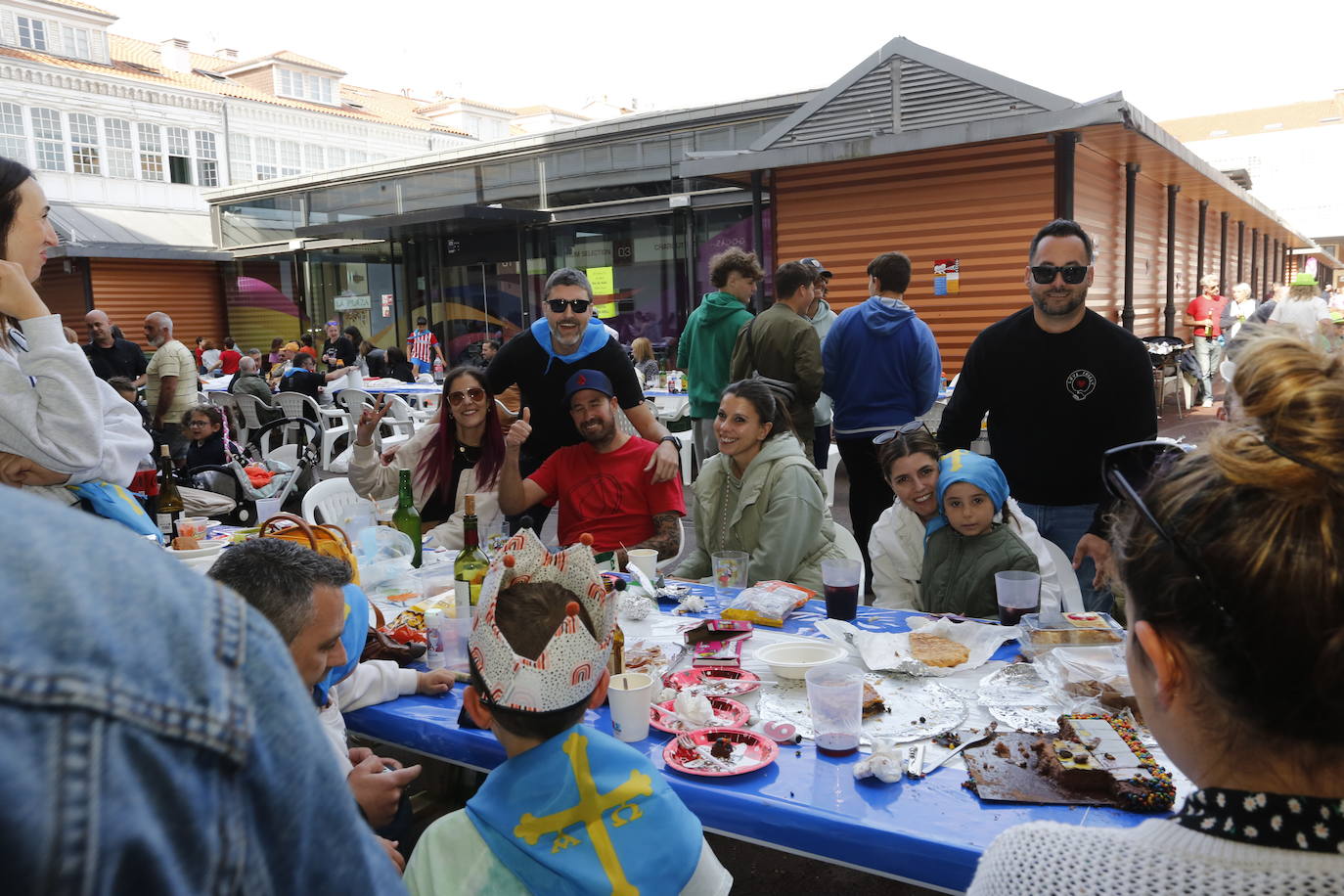 Avilés disfruta de la Comida en la Calle por todo lo alto
