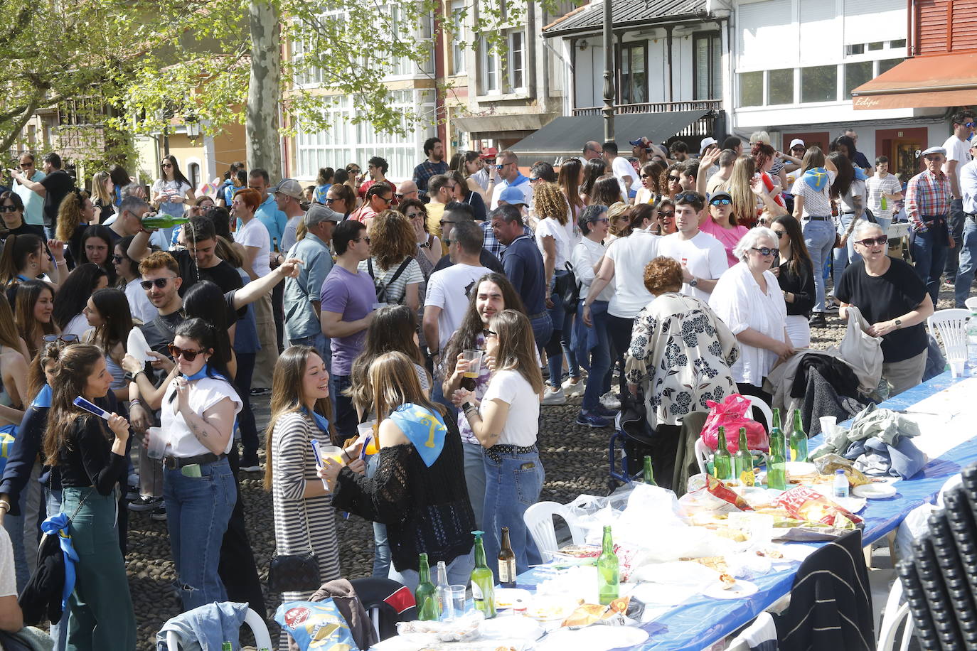 Avilés disfruta de la Comida en la Calle por todo lo alto