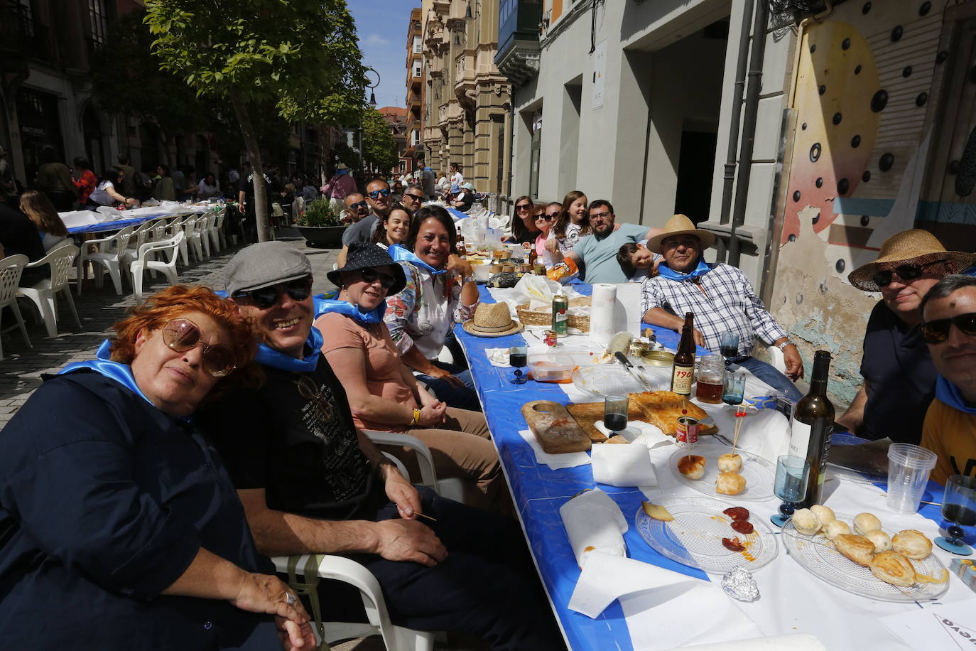 Avilés disfruta de la Comida en la Calle por todo lo alto