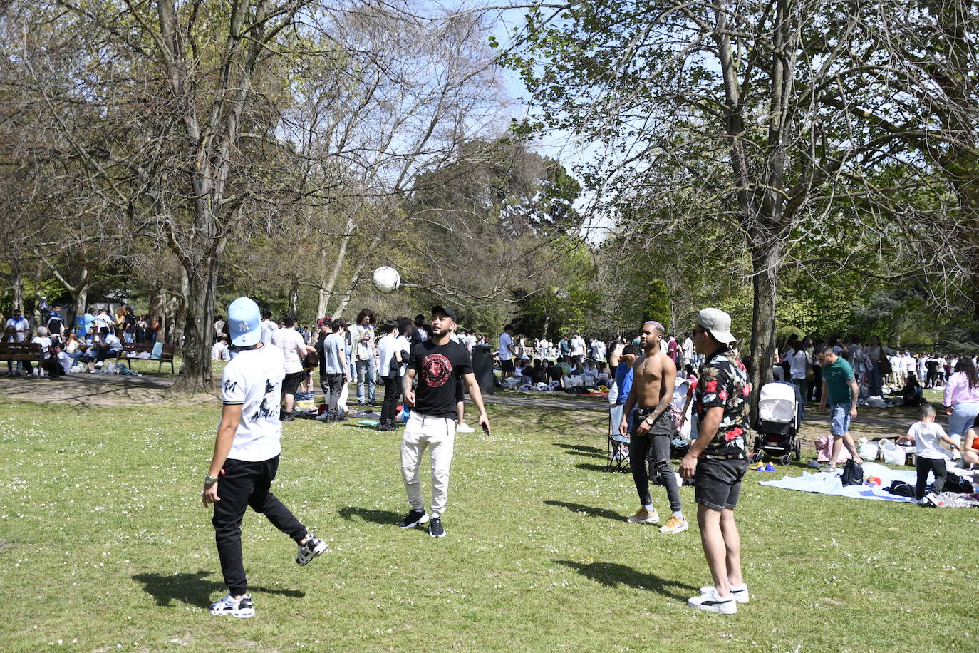 Avilés disfruta de la Comida en la Calle por todo lo alto